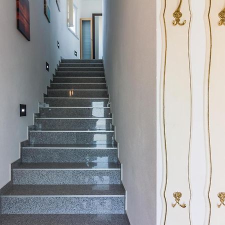 Stunning Apartment In Fazana With House Sea View Esterno foto