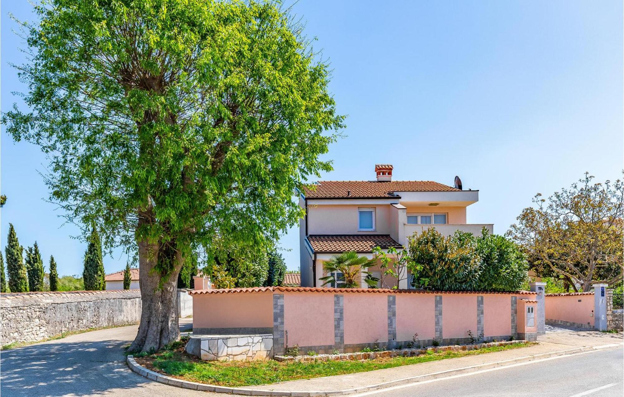 Stunning Apartment In Fazana With House Sea View Esterno foto